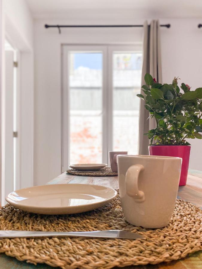 Appartement Center In Quiet Street & Airco *