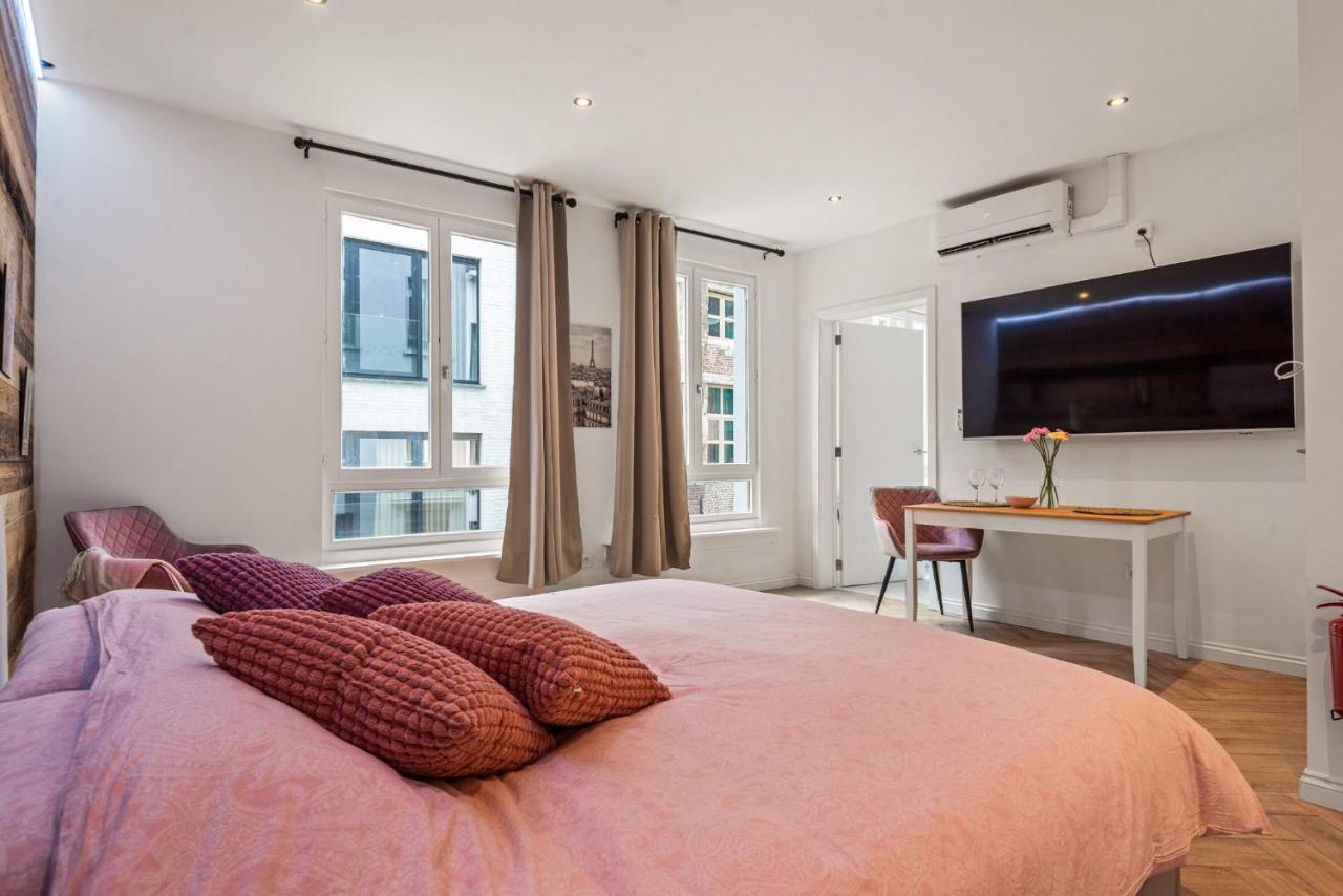 Appartement Center In Quiet Street & Airco