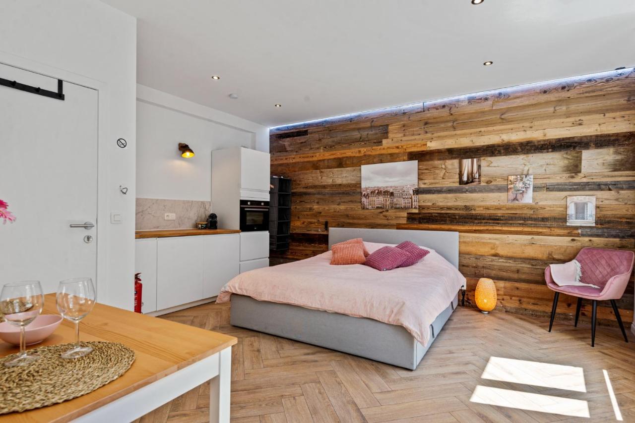 Center In Quiet Street & Airco Appartement Antwerpen