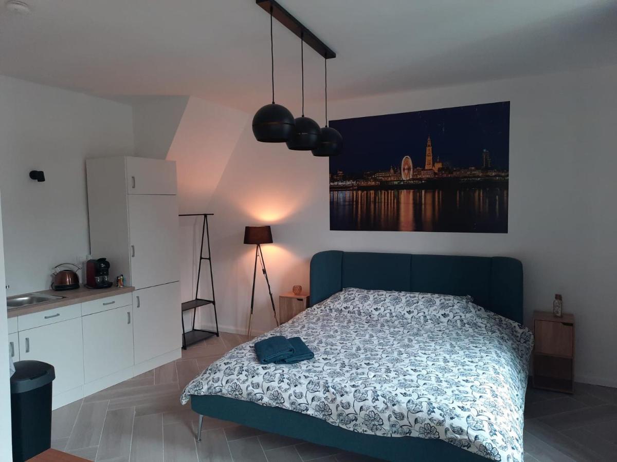 Center In Quiet Street & Airco Appartement