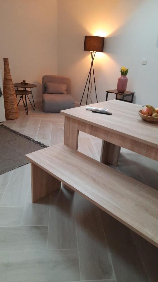 Center In Quiet Street & Airco Appartement *