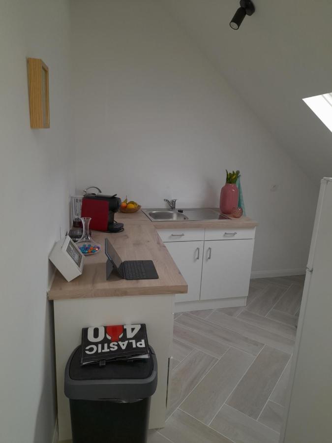 Appartement Center In Quiet Street & Airco *